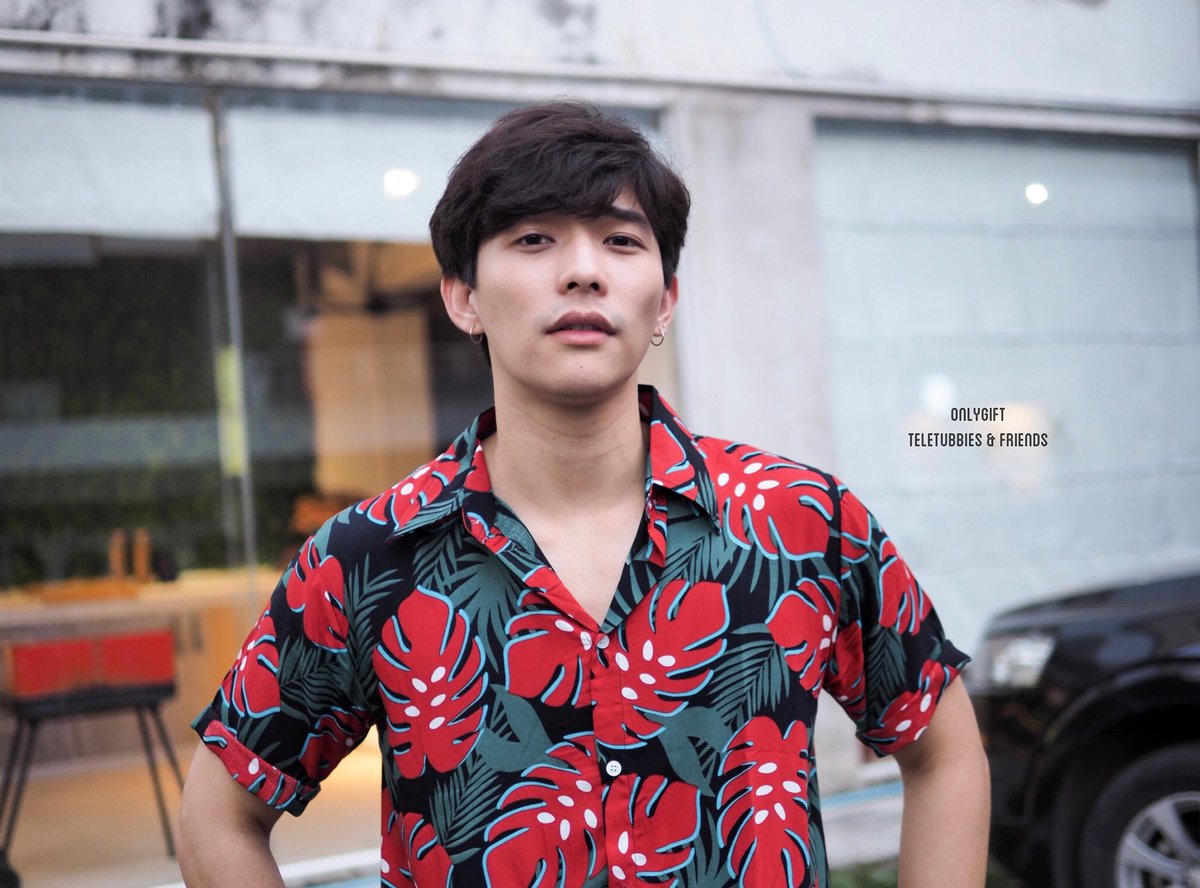 Onlygift's tweet photo. แอบคิดถึงอยู่นะจ๊ะ แต่เธอไม่รู้บ้างเลย~ 🎤😂 #มนุษย์ลี #หนูมาลี #leethanat @thanat_lee https://t.co/AH9g9qpOAN