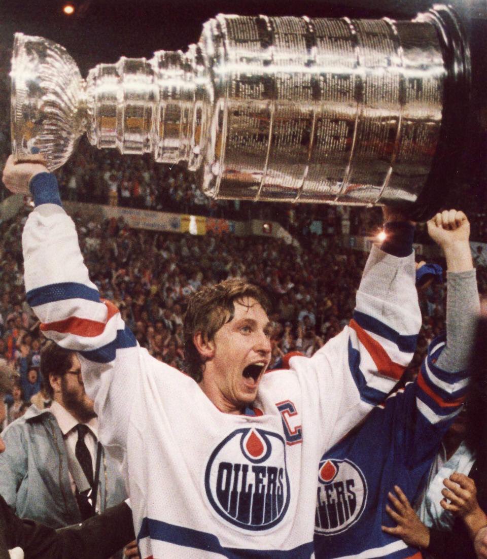 Happy 57th Birthday to The Great One, Wayne Gretzky! 