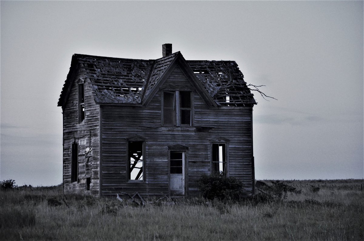 _Michael_Nagy's tweet photo. Photo I took of the famous abandoned barnhouse near Marquette, Kansas
#marquette #marquettekansas #lostkansas #abandonedkansas #abandonedphotography #oldbarn #centralkansas #darkphotography https://t.co/sM9qCxDOSg
