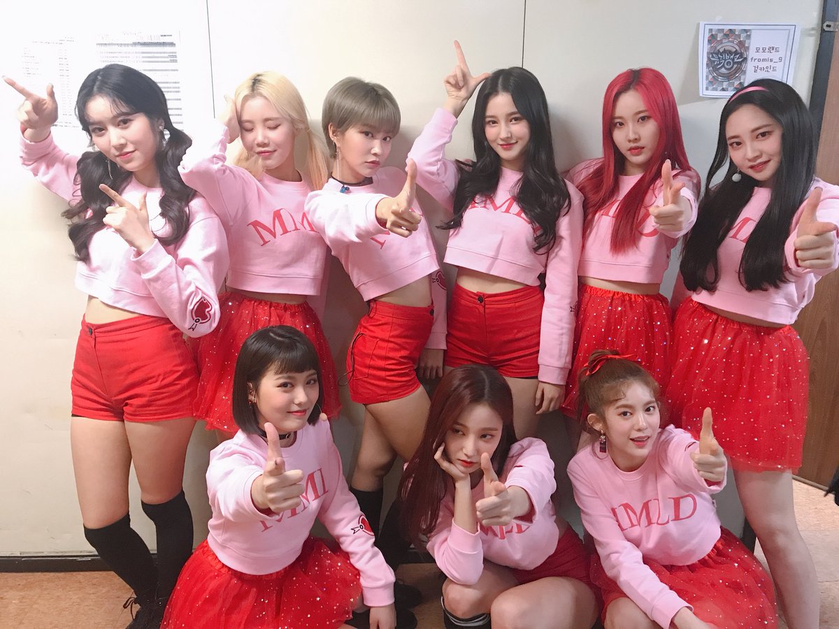 MMLD_Official's tweet photo. 뮤뱅 아침 출근길부터 사인회까지 저희와 함께 해주신 메리분들 너무 고마워요.. 
추우니까 항상 핫팩 꼭 챙기고 밥도 잘 챙겨 먹어야 해요!! 아프면 안 돼여😢
메리들에게 사랑의 총알을 빵야 빵야🔫💕

#모모랜드 #MOMOLAND #GREAT #뿜뿜 #뮤직뱅크 https://t.co/MQFmkumutO