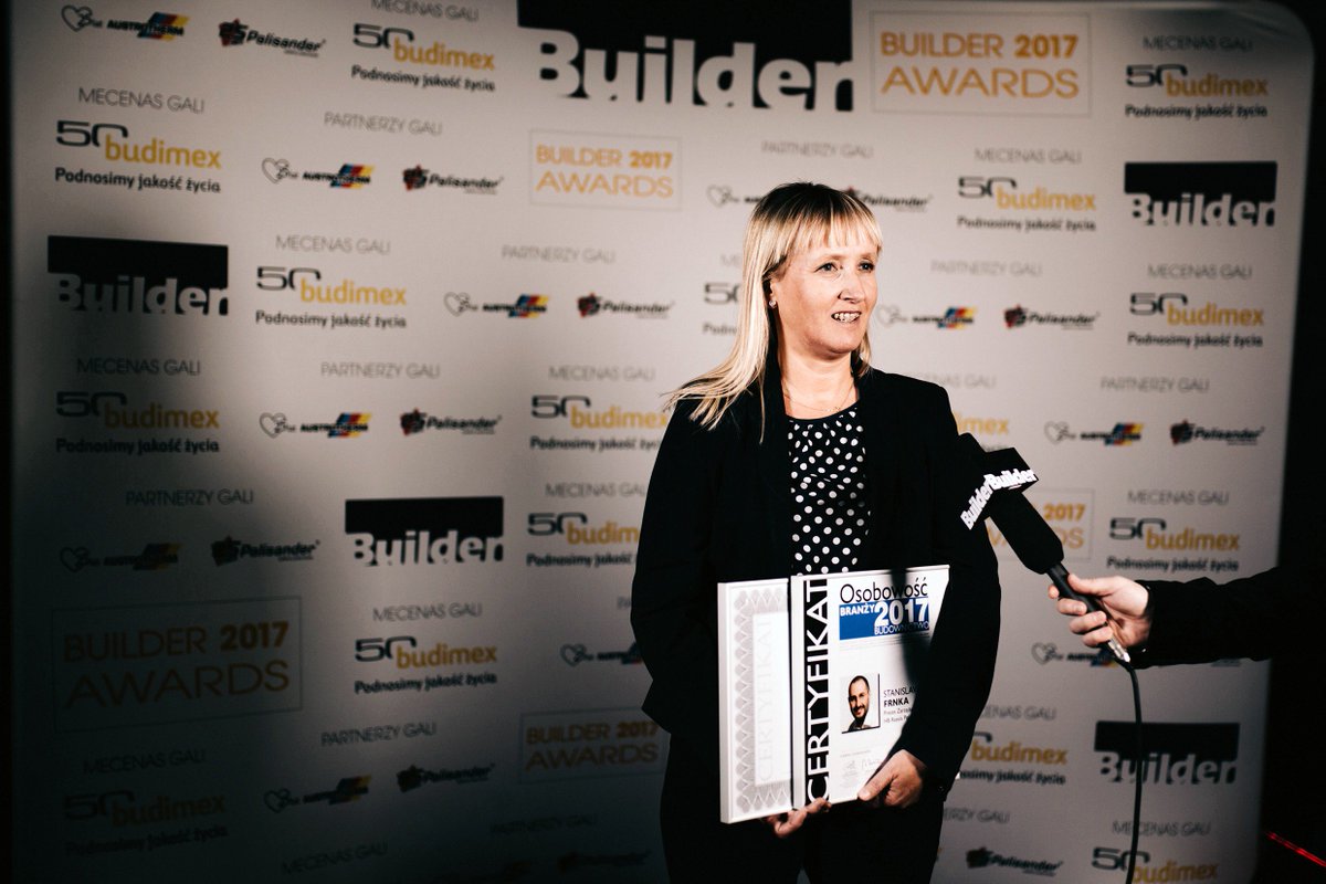 HBReavisPL's tweet photo. Podczas gali #BuilderAwards 2017 otrzymaliśmy wyróżnienie w kategorii "Budowlana Firma Roku", a nasz prezes #Frnka został wyróżniony wśród "Osobowości Branży". Dziękujemy i gratulujemy wszystkim zwycięzcom! https://t.co/zIsYJy030A