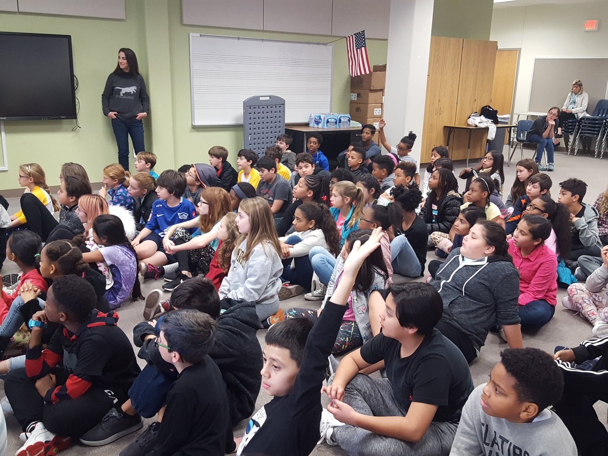 6thSutton's tweet photo. Great questions. Looking forward to having you future cougars. https://t.co/28Kih9Xez9