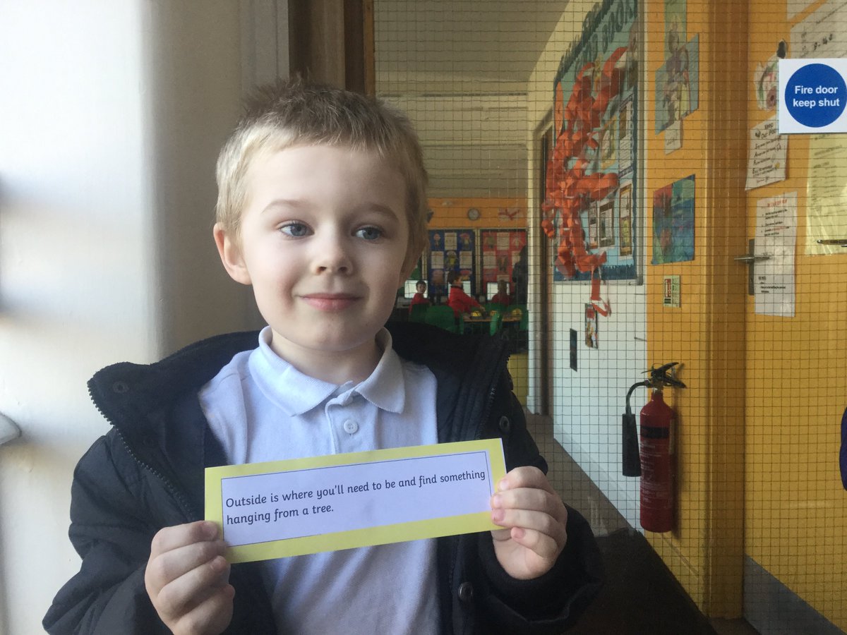 oak_TIS's tweet photo. What a day! We have been learning about Great Explorers, and today we got the chance to become explorers! We had a treasure hunt around the school and ended up in tents, selecting our own special books! #youngreadersprogramme #welovereading #greatexplorers https://t.co/SUXSVXWJ32