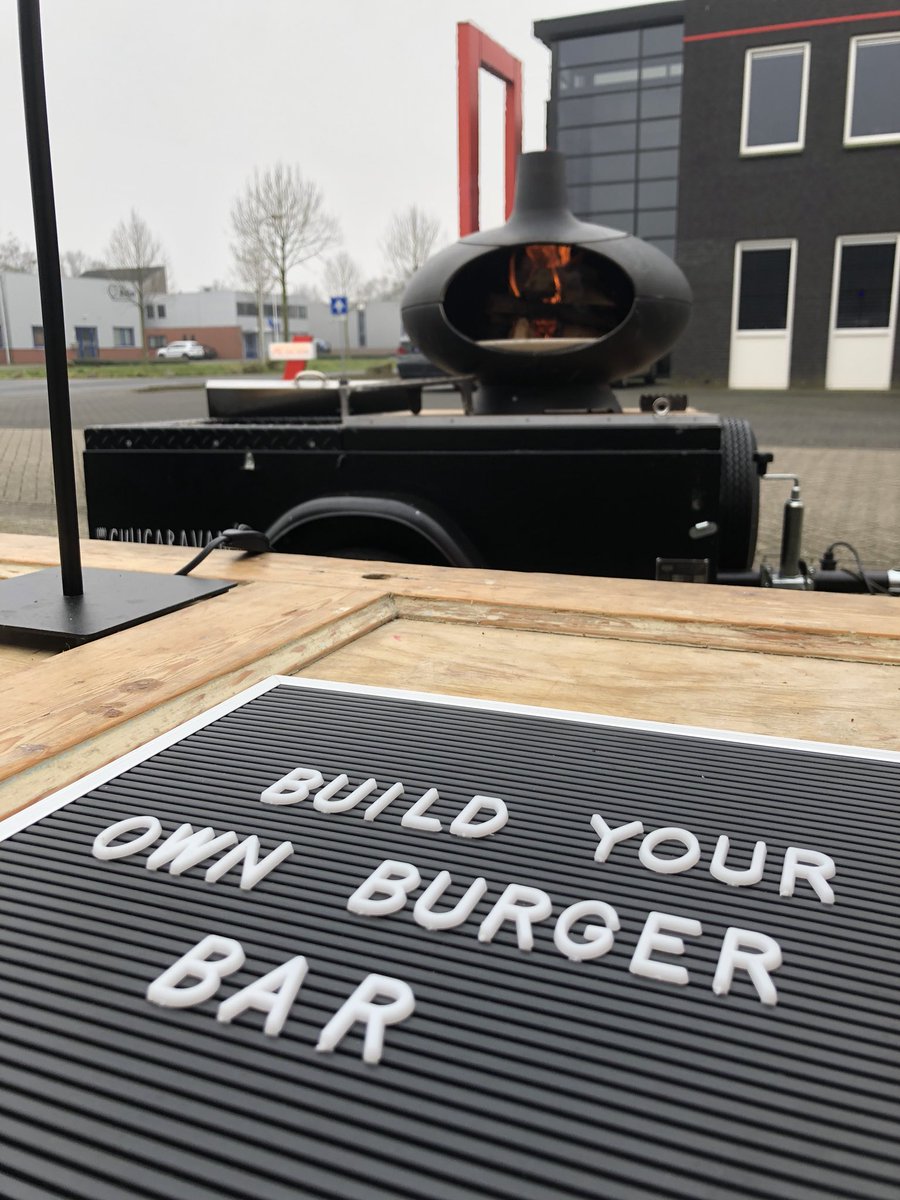 RestaurantFox's tweet photo. Bouwen aan een mooi #feest #Fox #catering @CuliCaravan https://t.co/cZEKgF89bI