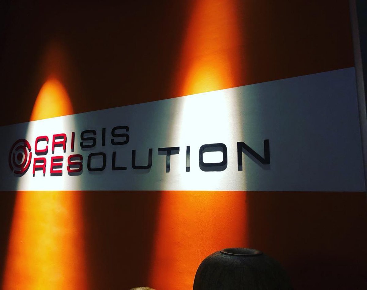 RansomSeries's tweet photo. We’re home for the weekend #CrisisResolution #ransoming #homeoffice #whoslurkingintheshadows 📸 @brandonjaymclaren #Ransom #season2 https://t.co/R1nYinXBWv