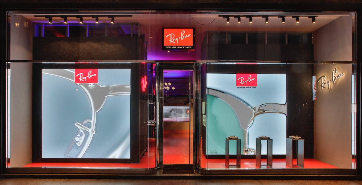 Take a tour 📸 <a href="/ray_ban/">Ray-Ban</a> from @Luxottica opened its first ever pop-up store in the heart of Milan. The pop-up celebrates the 80th anniversary of the iconic #RayBan Aviator, and invites guests to take part in this campaign through two engaging + immersive "selfie experiences."