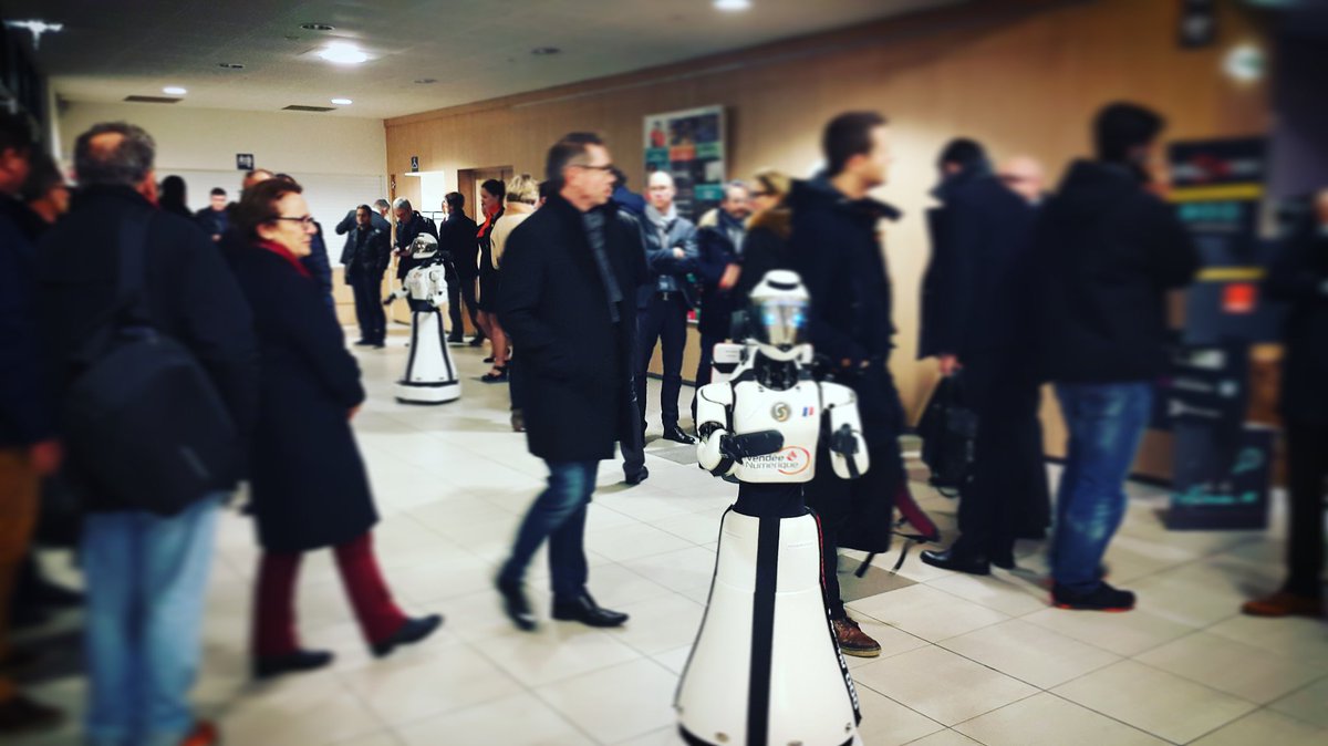 Merci à <a href="/Vendeenumerique/">Vendée Numérique</a> pour la soirée, nos #Leenby ont passé un chouette moment avec les invités. Réciproque? #VendeeNumerique #vendee #Evenement #fibreorange <a href="/orange/">Orange</a> #Robotics #MadeInFrance #Limoges