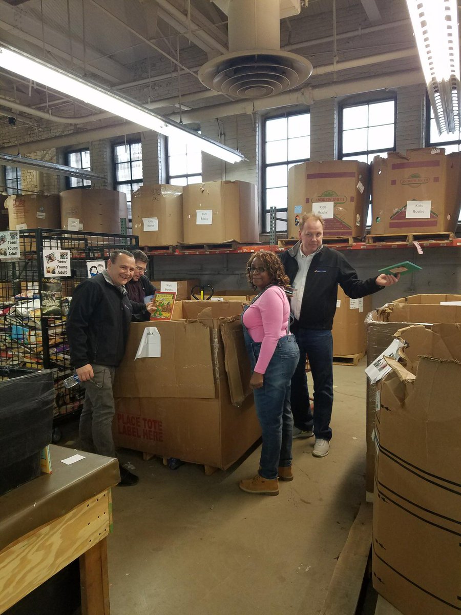 Arkinetics_Inc's tweet image. We sorted books yesterday at The Cleveland Kids Book Bank! They collect and distribute new and gently used books to low-income families. #GiveBackMoveForward #Arkineticsis30 #30years30hours