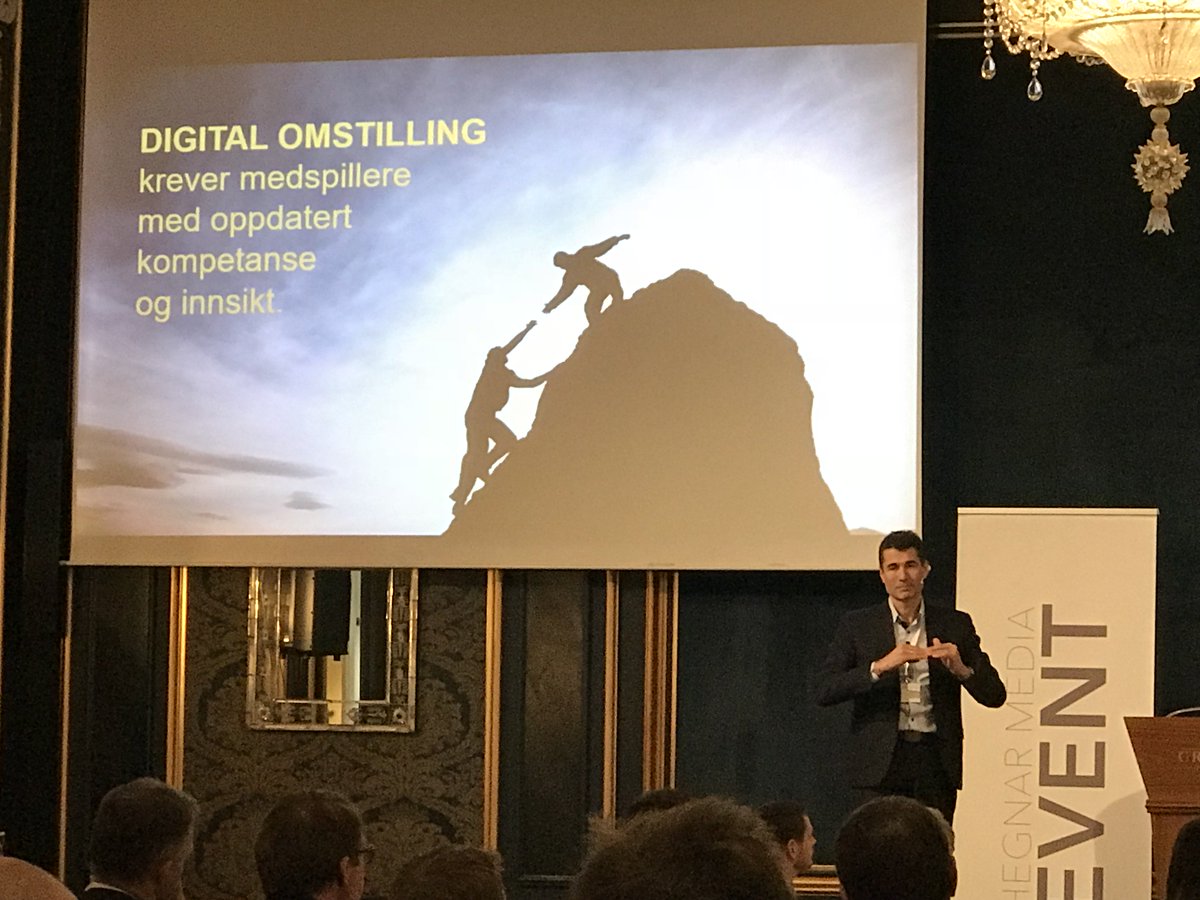 TellmannNorge's tweet photo. "Digital omstilling krever medarbeidere med oppdatert kompetanse og innsikt" @HTellmann under årets "IT-strategi og trender 2018"  @TellmannNorge #DigitalTransformation https://t.co/RjvqYeAWgs
