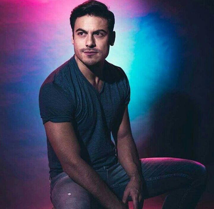 radiofanatica_'s tweet photo. "Y SI TÚ SUPIERAS" @_CarlosRivera
#LosViernesSonDeRivera
https://t.co/fJPoAfgkag | 107.6 #Madrid
Aun tengo en los #labios un sabor a ti
y mis madrugadas preguntan por ti ... 🎵🎵
Y si tu #supieras como hablo de ti
como les platico que a tu lado soy #feliz ... https://t.co/eqOFHxtSR7