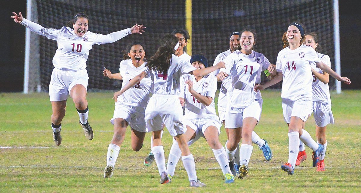 YumaSunSports's tweet photo. Kofa girls soccer picks up 2nd postseason win ever, beats Sandra Day O'Connor in dramatic fashion — 5-4 on penalty kicks https://t.co/naGVr0DT1W https://t.co/yjNsNKoNK7