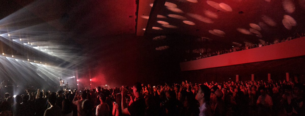 manilaconcerts's tweet photo. Encore time! Surely @fosterthepeople wouldn’t close this concert without the massive “Pumped Up Kicks”. #FosterthePeopleMNL https://t.co/AYfJv3fB04
