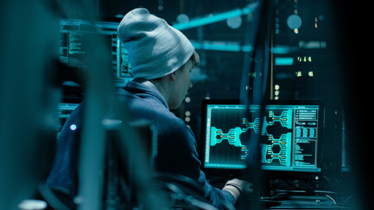 Panda_Security's tweet photo. #Ransomware works just like a real-life hostage situation. There are two basic types of ransomware: #encryptors and #screenlockers.➡ https://t.co/0yRdhUlwZE #cybersecurity https://t.co/XbUtF5RK1d