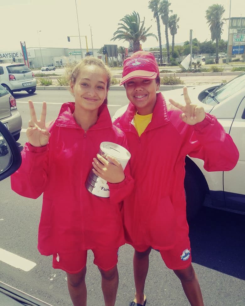 BigBaySurf's tweet photo. Our Big Bay Lifeguards will be doing a shake-a-can at the local robots this Saturday by Bayside Mall to raise funds for nationals.

If our supporters can please drive past and help out with some donations for our lifeguards. 

All your support will be appreciated 🏊🤙 https://t.co/giZhYQOWvn