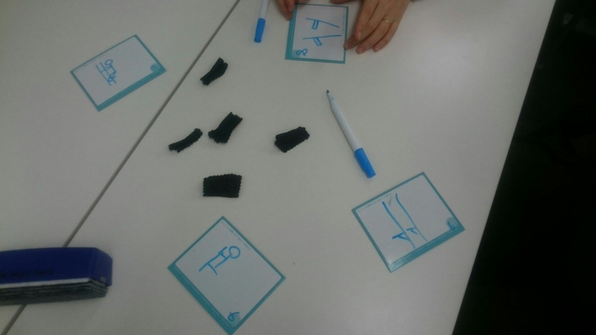 ゲームルーム בטוויטר ぽんこつペイント 直線と正円しか書けない絵で お題を当ててもらうクイズゲームです 他の人より少ない画数 円は一画 にするのがポイント 描いた画数が少ない人から 絵を見せて当ててもらうチャンスがあるのが難し楽しい ゲームルーム