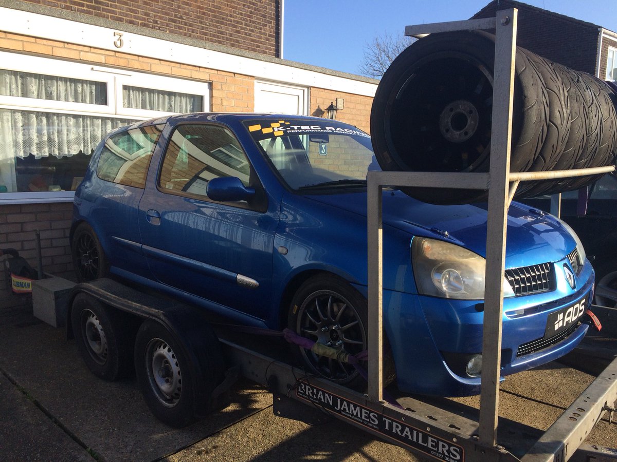 JDRacing_31's tweet photo. ANNOUNCEMENT TIME!
This is what the magic key is for!
For 2018 I will be racing this beast in the @750MotorClub -Clio 182 Championship.
The season starts on 14th April @Oulton_Park! 
Keep an eye for more announcements soon with sponsor revealings! 
#JDR31 https://t.co/v2nvE4CzJ0