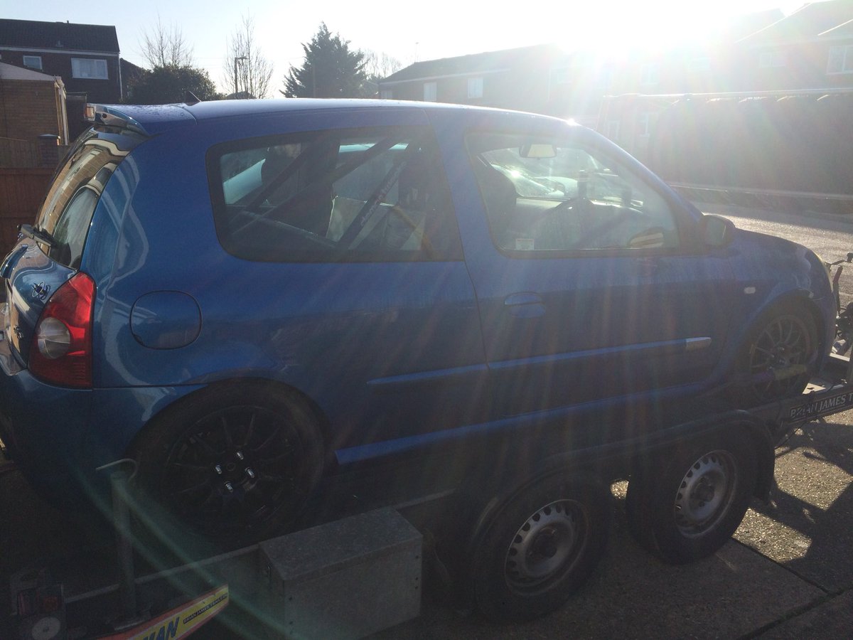 JDRacing_31's tweet photo. ANNOUNCEMENT TIME!
This is what the magic key is for!
For 2018 I will be racing this beast in the @750MotorClub -Clio 182 Championship.
The season starts on 14th April @Oulton_Park! 
Keep an eye for more announcements soon with sponsor revealings! 
#JDR31 https://t.co/v2nvE4CzJ0