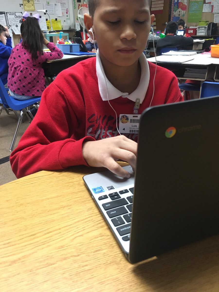 MsMendoza6's tweet photo. Thanks to @DonorsChoose 4supporting #IamreachingtheMoomIamlearningEnglish @Chevron @LiestmanES #chevronfuelyourschool #FirstMillion THANKS God bless. #successfulstudents #ELLβs @Alief_SLE @Alief_Lang_Arts @Istationed @SpellingCity #aliefproud #liestmanstrong #chipmunkthing https://t.co/wTrqe9wY9O