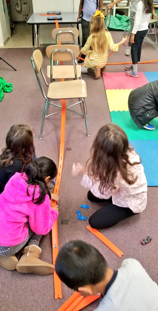 KyleHamstra's tweet photo. These first graders gravitate to hands-on experiences in which they can actively demonstrate their learning. #ddestem #sci1P11 #sci1P13 #sci3P11 #sci5P11 https://t.co/0GDaI97k3p