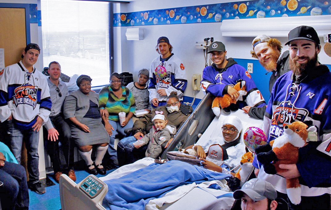 dollychildrens's tweet photo. The Knoxville Ice Bears took some time to make our children feel like champions. Thanks @icebears for visiting with our patients &amp; families @EastTNChildrens! https://t.co/6FAnwAgurF