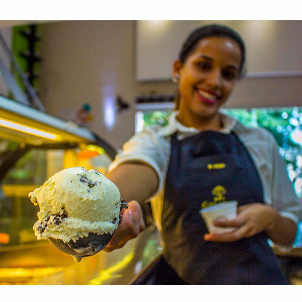 #BuenViernes 🍨🍦"El maní es así", "Choco Habana", "Red Velvet", "Choco Arrabiato"... son solo algunos de los sabores originales de helados artesanales que puedes probar en #GelatoeCaffe... 😋☺️ ¿Cuál es tu preferido? 🤗¡Te esperamos!