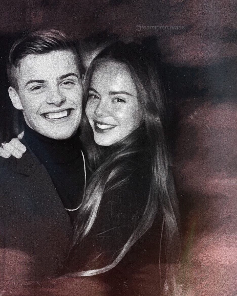 rosaliapetrenko's tweet photo. My shipper heart is shaking
#chriseva #mohnstad https://t.co/ICA07ZWvo8