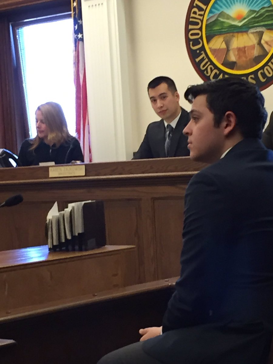 TCCMockTrial's tweet photo. Comedian or Cell phone expert? @TCCNATI0N https://t.co/zpjM3MqYCm