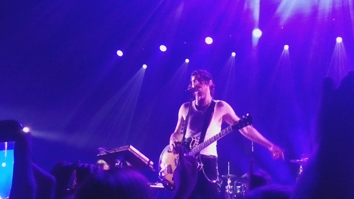 cfsordas's tweet photo. here are some photos from my phone!! #FosterThePeopleMNL https://t.co/6EjOT3Twbt