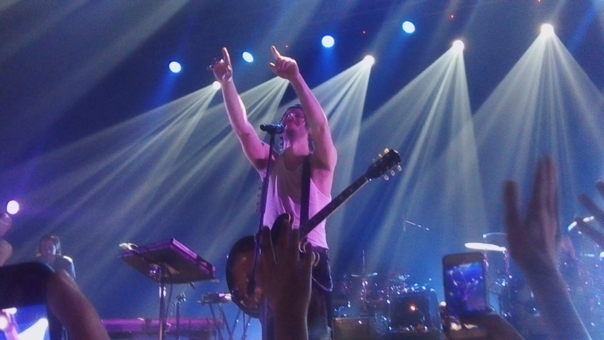 cfsordas's tweet photo. here are some photos from my phone!! #FosterThePeopleMNL https://t.co/6EjOT3Twbt