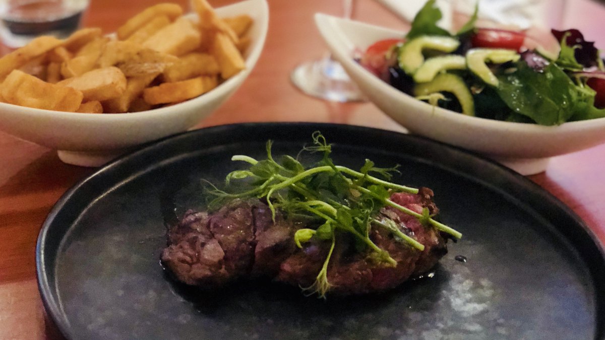 Lunch Menu, still going strong. Skirt steak, hand-cut chips and salad
ow.ly/d/7f7k #edinburgh #lunch