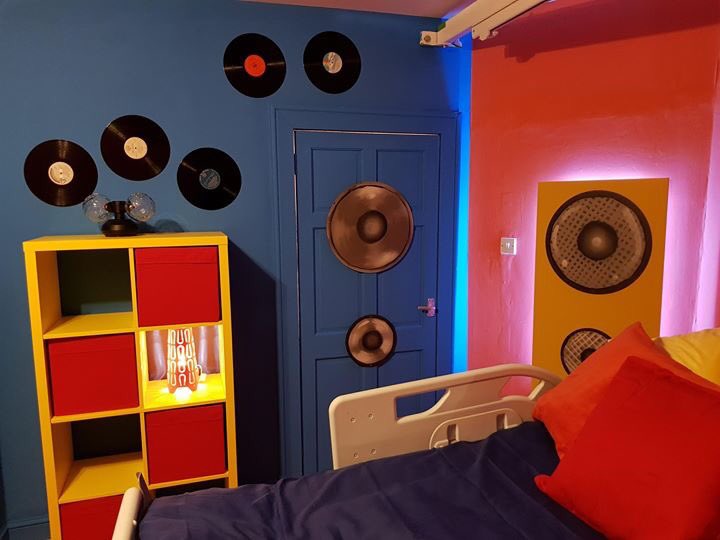 _Double_Helix_'s tweet photo. @MakeAWishUK Bedroom Makeover - Music &amp; Colour https://t.co/ePFeVQH2Cb https://t.co/6MzKC0RJgD