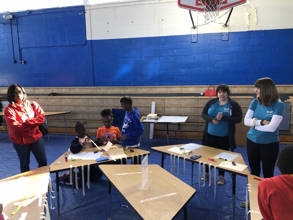 KevinThomasOCPS's tweet photo. Starting off strong with @HES_OCPS 3-5 #STEM activities at @zorafestival! #ZORAFEST18 #ZORAEDUCATIONDAY @K5ScienceOCPS https://t.co/MnMn3rcwxK