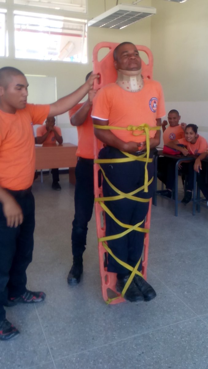 BCUeAnzPC3's tweet photo. Prácticas .. por iniciativa de los discentes #Fgirot #Rlopez #OAntequera
@PCivil_Ve
@UniversidadUNES
@UnesAnzoategui https://t.co/yk7l4bKcsK