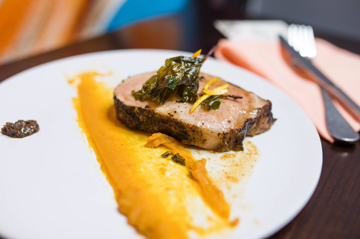 CityofDetroit's tweet image. Check out these island inspired plates at 18456 Grand River Ave. at #RiverBistroDetroit.  #FoodieInTheD