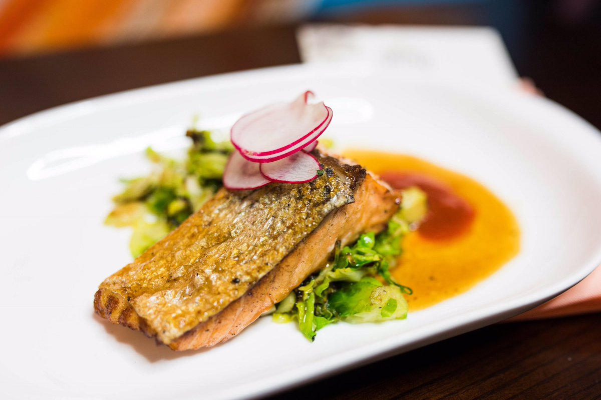 CityofDetroit's tweet image. Check out these island inspired plates at 18456 Grand River Ave. at #RiverBistroDetroit.  #FoodieInTheD