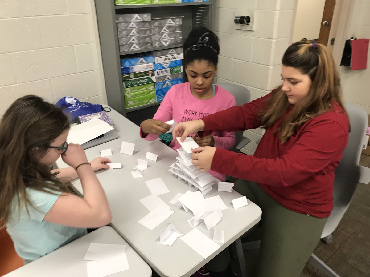 MrBeckMemorial's tweet photo. Design challenge!!! #BeckPride #RidgePride #designchallenge https://t.co/rgM1I6Nx7r