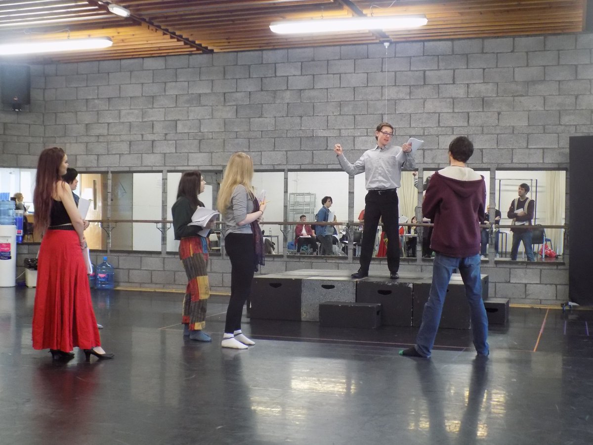 ActingatDandA's tweet image. Great session yesterday with @Nroomproduction Musical Director Matthew Brown on our original songs for Nell Gwynn  @dapa_danda #morethanjustacollege