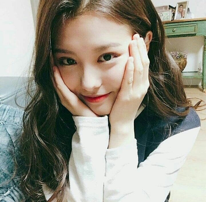 "ahin • momoland htt…" - @kpopgfmaterial, ggs gf material ... - 720 x 706 jpeg 103kB