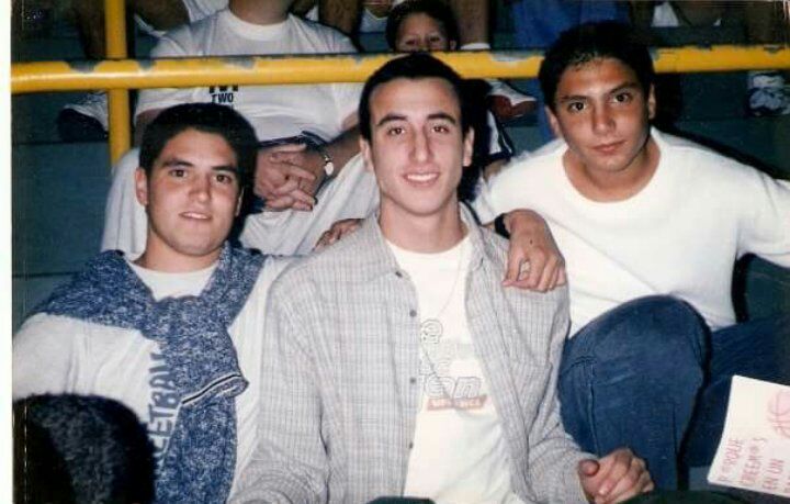 solanocoach's tweet photo. @InfoManu @quiz_viajero #ConManuEn Tres Arroyos....antes, antes, mucho antes. 1997 jugaba en estudiantes de bahia blanca. Con mi hermano @lucas_n_bianco unos visionarios!!!!! https://t.co/3FZYNt6sNP