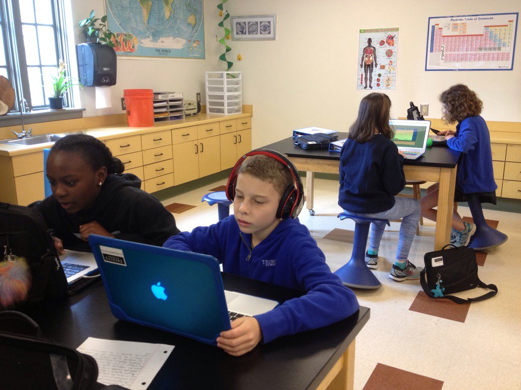 trinity_science's tweet image. #6thTrinity learning more about diabetes by working through diabetic dog game #TrinityLearns
