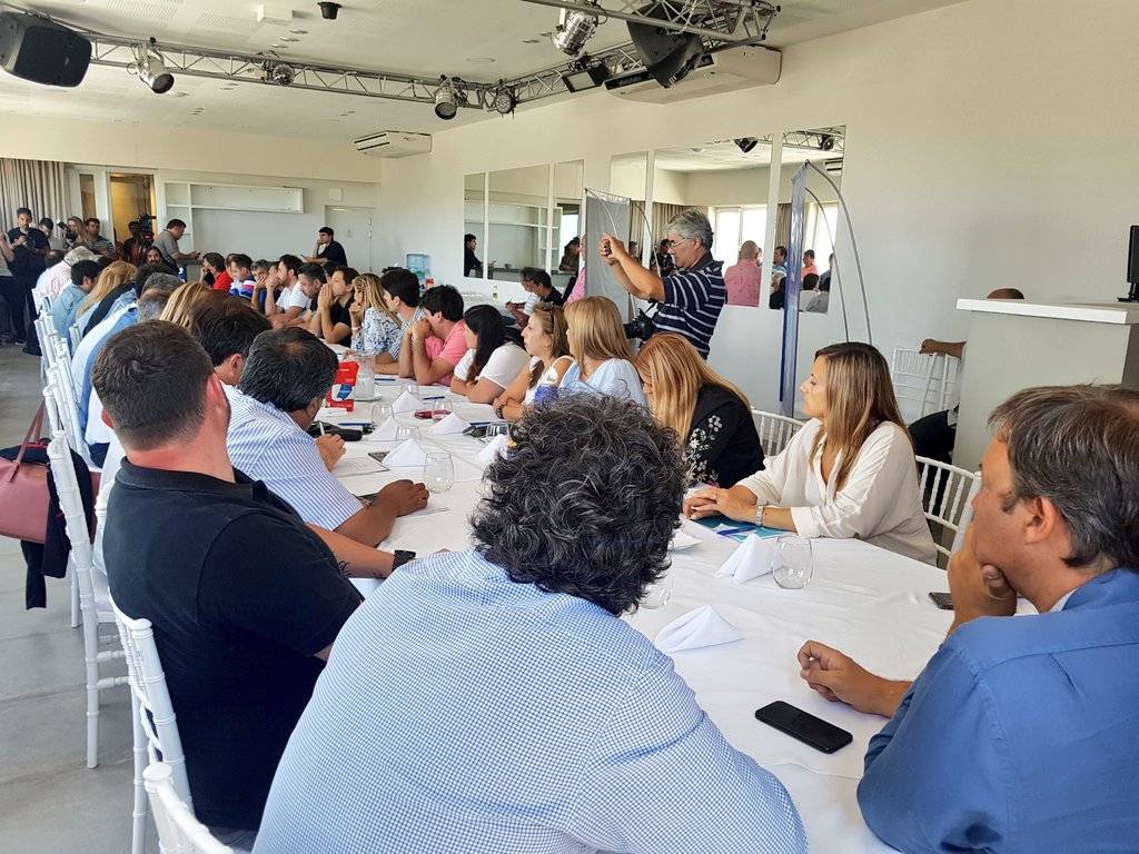 francolaporta's tweet photo. #AHORA en el Partido de la Costa a punto de comenzar la primera sesión del Consejo de Partido Justicialista de la Pcia. de Buenos Aires con amplia mayoria de participación de consejeros.
@gustavomenendez @fernandogray https://t.co/iGxlW5DFY9