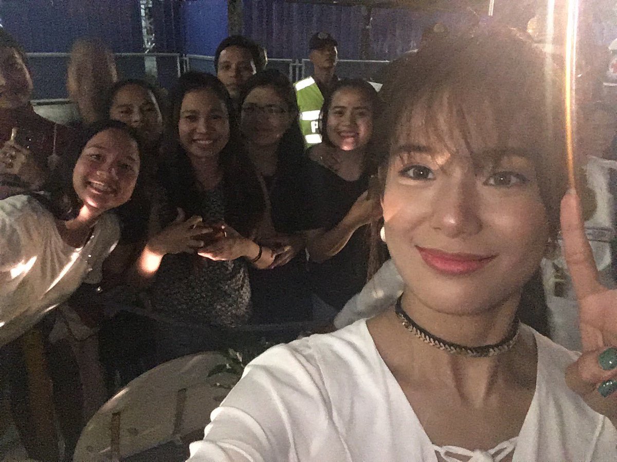 nhiinaaaaaa's tweet photo. Ate @devonseron17 WAAAAAH THANK YOU!!!! SOBRANG BAIT NIYO I LOVE YOUUUUUU 😭💕 
(yung naka white shirt) 💓🎉 https://t.co/h2OoTcKeGV