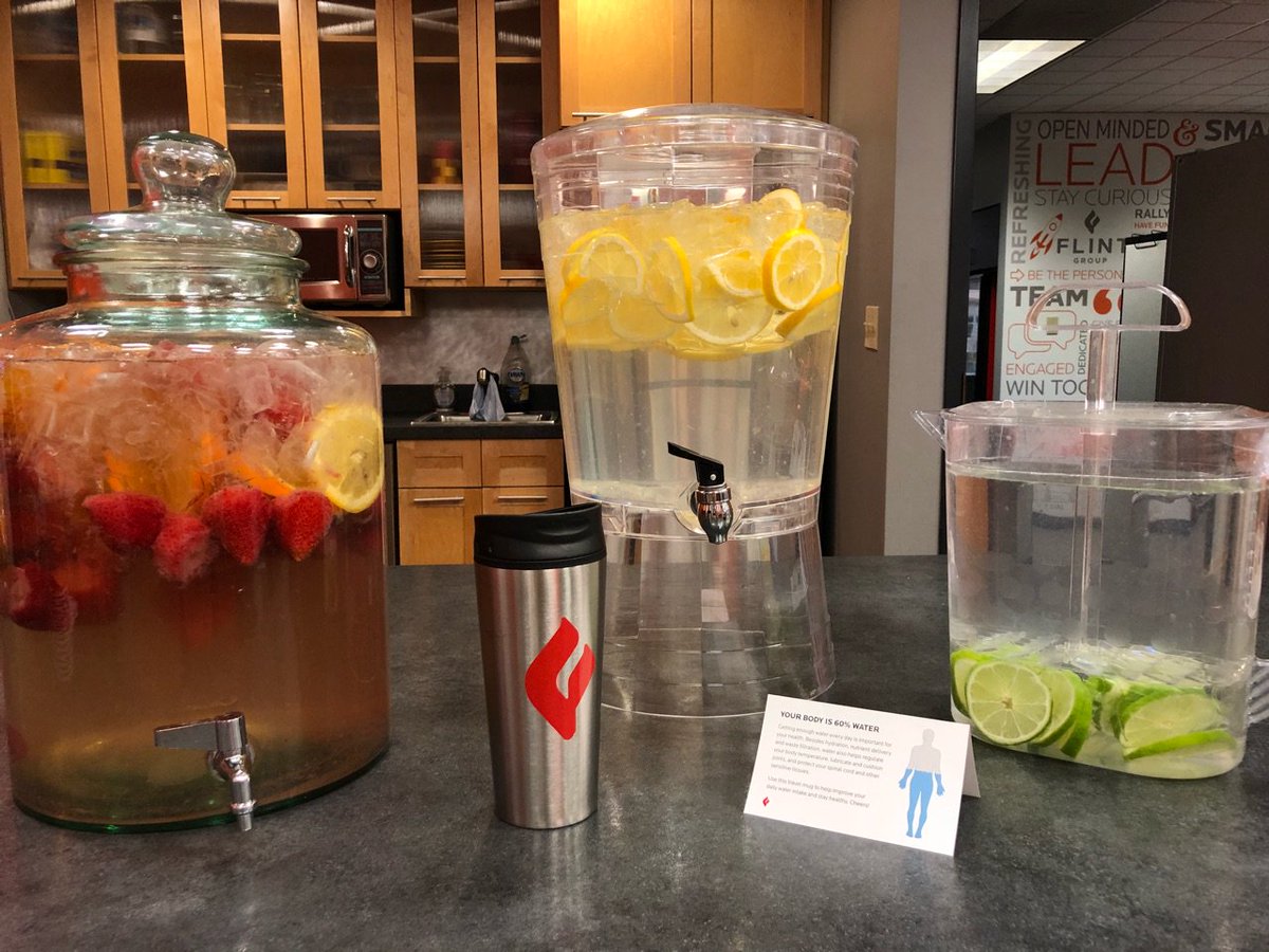 FlintGroup's tweet photo. What better way to kick off 2018 than a Flint Wellness Week? Informational presentations on health and wellness, along with some tasty salads, fruit infused water, and fun challenges have us feeling refreshed and inspired! #Flintfun #WellnessWeek #health #wellness #agencylife https://t.co/EA29SbRrL4