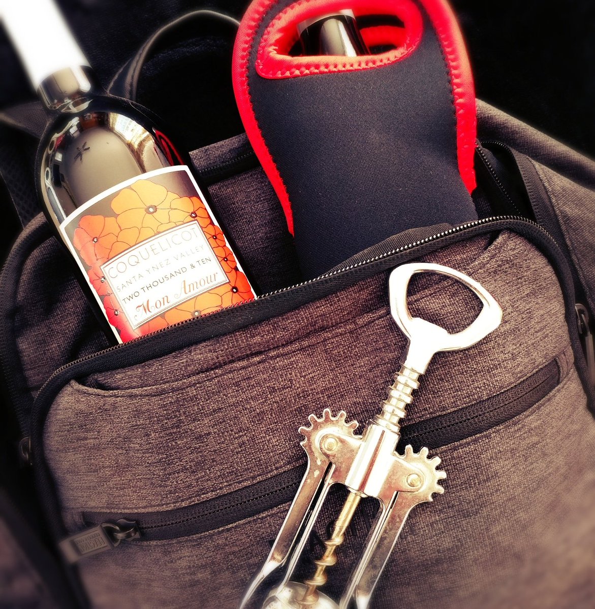 Our sister property, Coquelicot Winery is a great place to start your weekend. Pick up a bottle and pack for your picnic this weekend. #visitsyv #CoquelicotWines #TGIF