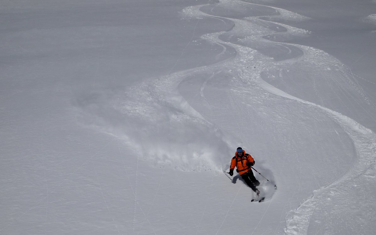 guidespacekilly's tweet image. Après une journée un peu hostile, le beau temps revient demain et le risque est en baisse. Profitez en pour programmer de belles randonnées dans nos brillantes montagnes de la Vanoise.