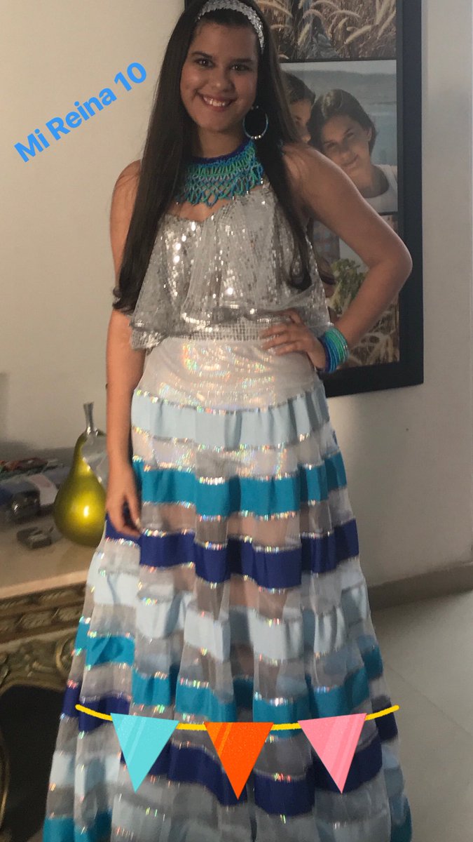 MauYunis's tweet photo. Mi hija Carnavalera #ACarnavALEar se dijo #Reina10 https://t.co/iYOTQbjwmM