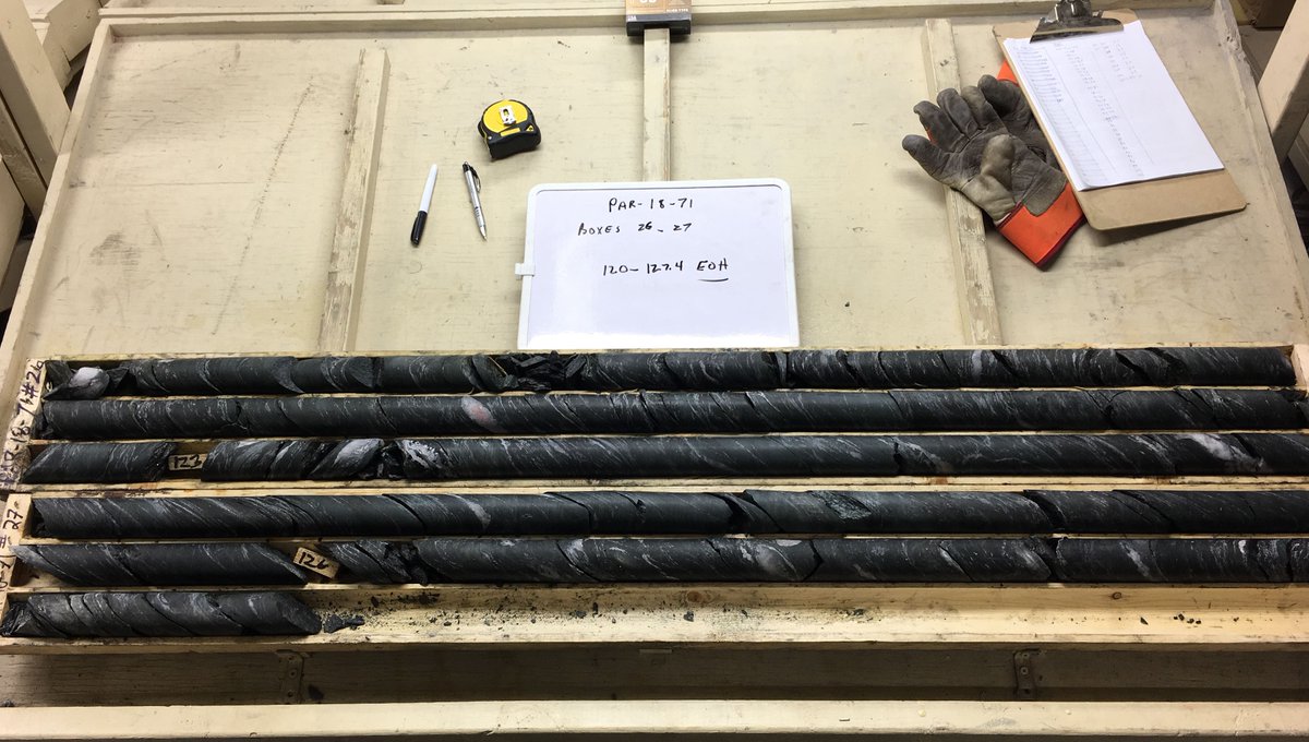 RenforthRes's tweet photo. A geo's work is never done....hard at work keeping up with the drill at #RenforthRes #Parbec #Gold project in #Malartic #Quebec #quebecgold https://t.co/0SUo6ktdTf