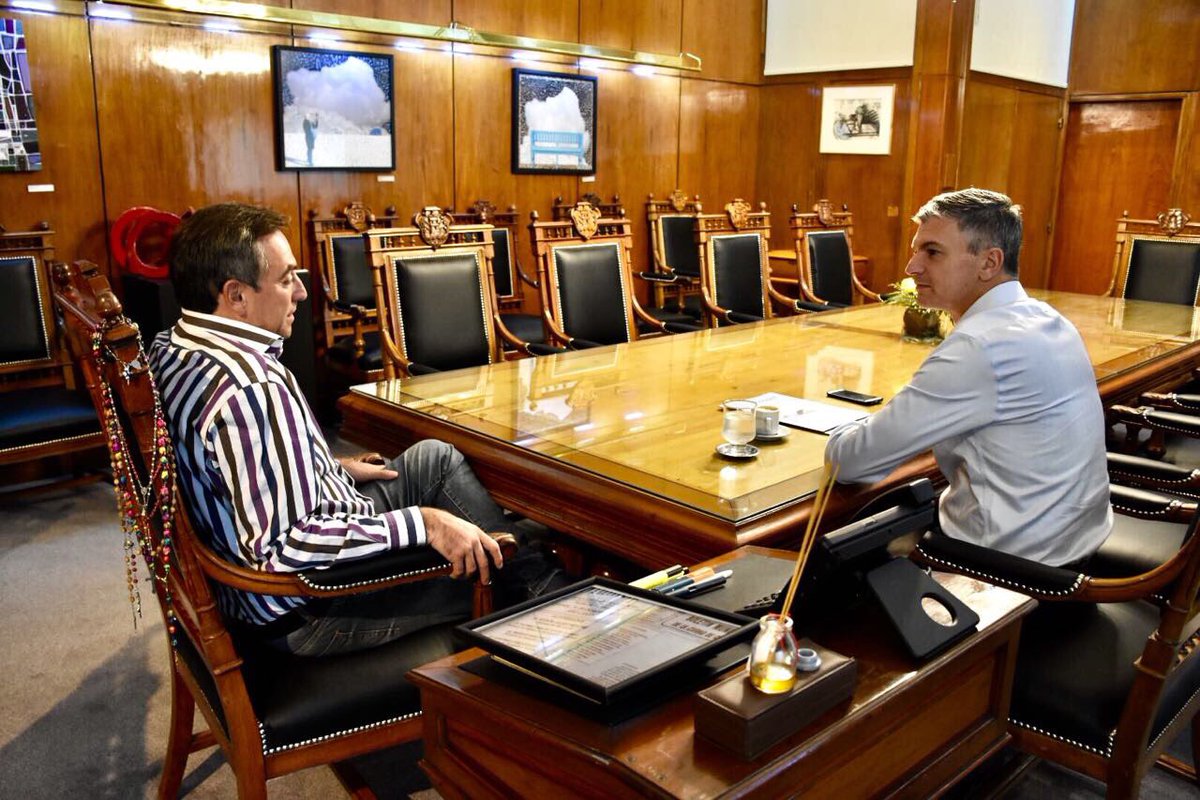 ramonjmestre's tweet photo. Recibí en la @MuniCba a Antonio Beltramone, quién desde este mes está al frente de FAdeA. https://t.co/yuMWAZcqah