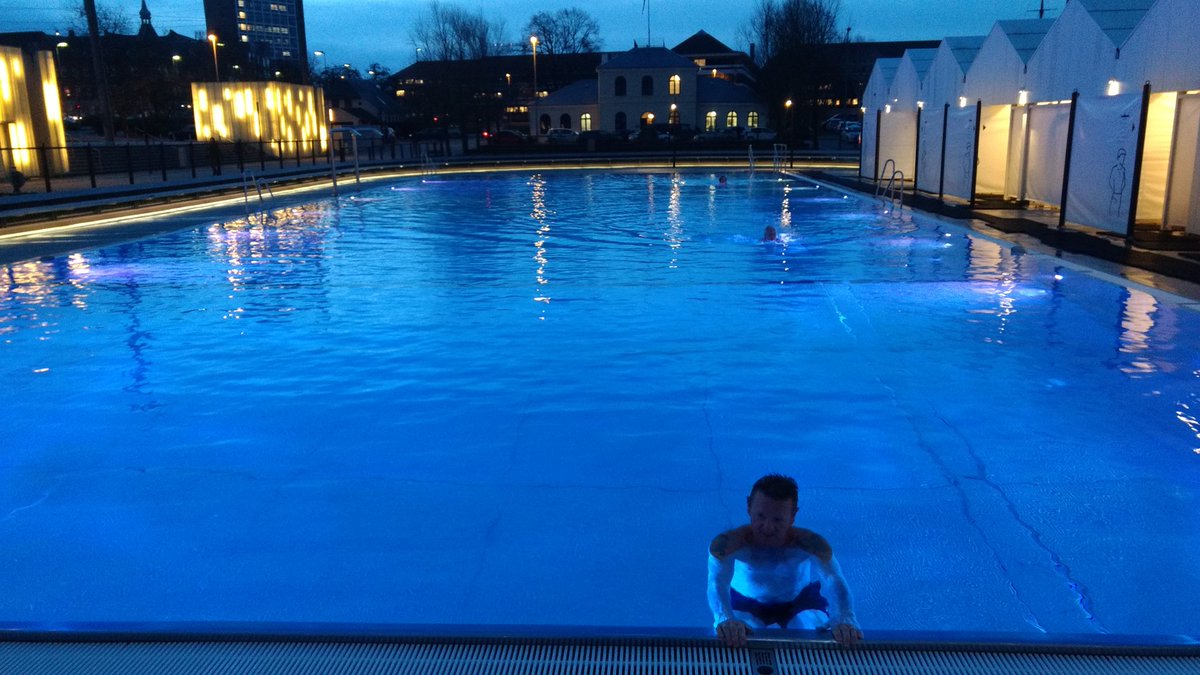 oleholbech's tweet photo. Vinterbadere strømmer til Odense Havnebad. https://t.co/Na4x2GFjXq
#tv2fyn https://t.co/iXglovQ174
