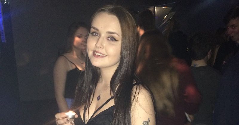 babe on Twitter: "This girl hanged herself after ...